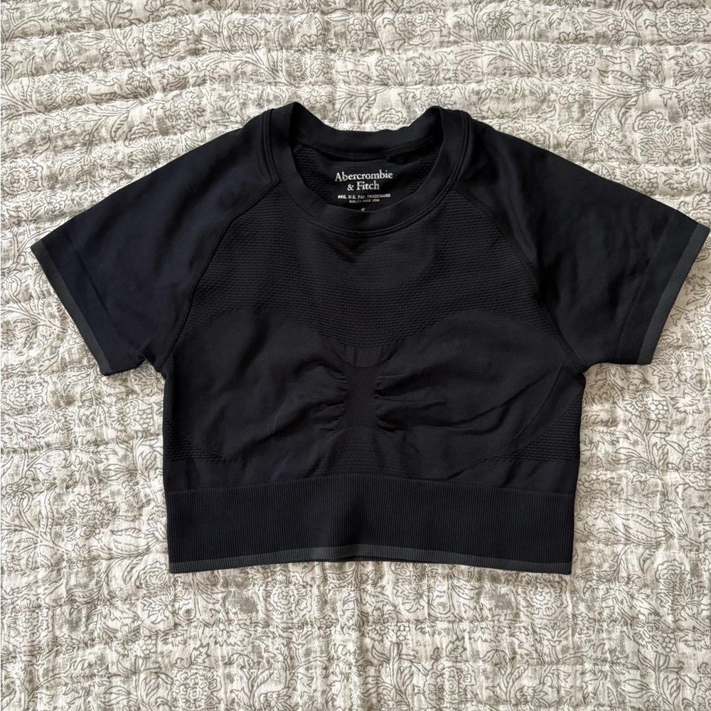 Abercrombie & Fitch Black Workout Crop Top